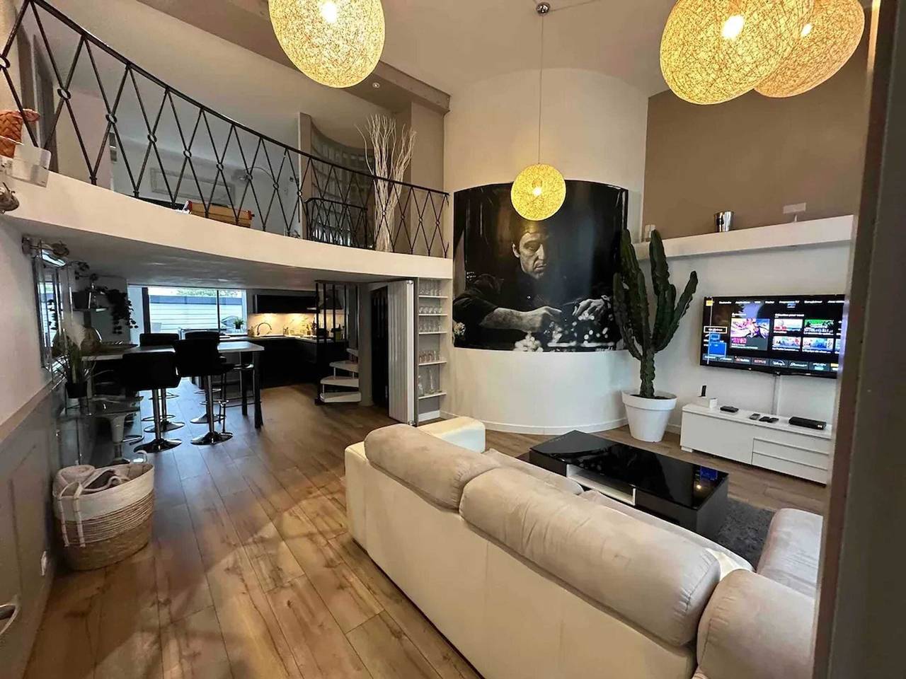 Appartement entier, Appartement avec Cinéma à Lorient - 200 m² in Lorient, Côte des Mégalithes