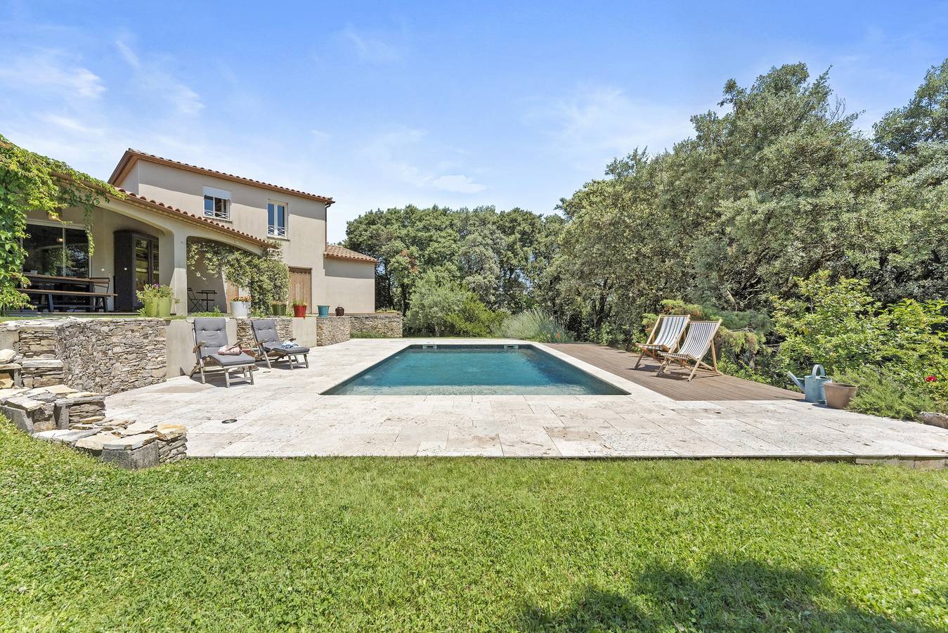 Chambre d’hôtes « Nîmes » avec piscine partagée, terrasse partagée et Wi-Fi in Nîmes, Région de Nîmes