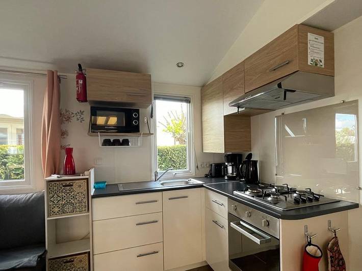 Tour Opérateur et particuliers sur camping Les Charmettes -  Funpass non inclus - Mobilheim 4 personen - Cc 921 - 32m2 - 2 Ch - Klima - Waschmaschine in Les Mathes, Côte de Beauté