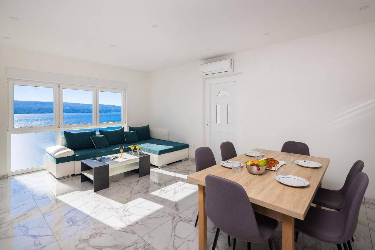 Crystal Holiday Home in Céline, Omiš-Riviera