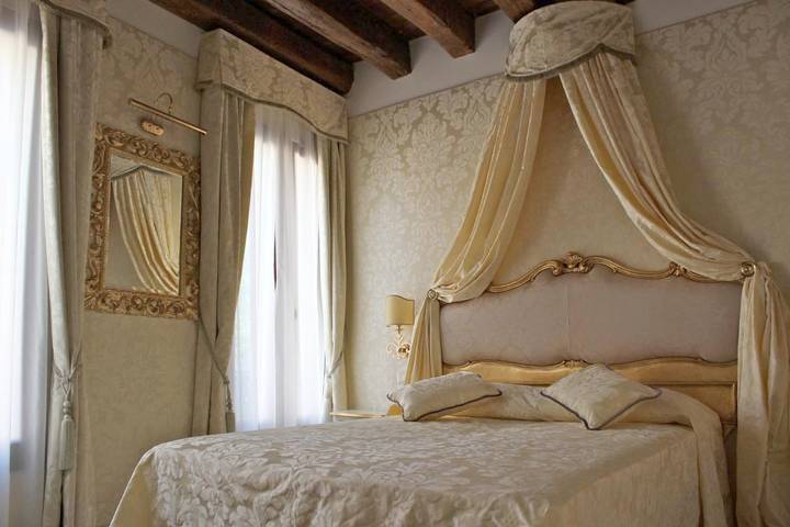 Chambre d’hôte pour 3 personnes, avec vue et jardin dans Place Saint Marc - 3