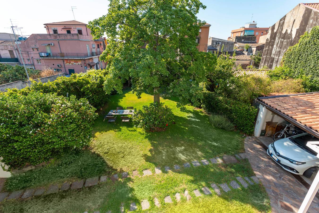 Apartamento entero, Apartamento vacacional 'A Casa Nostra' con terraza, jardín compartido y Wi-Fi in Catania, Provincia de Catania