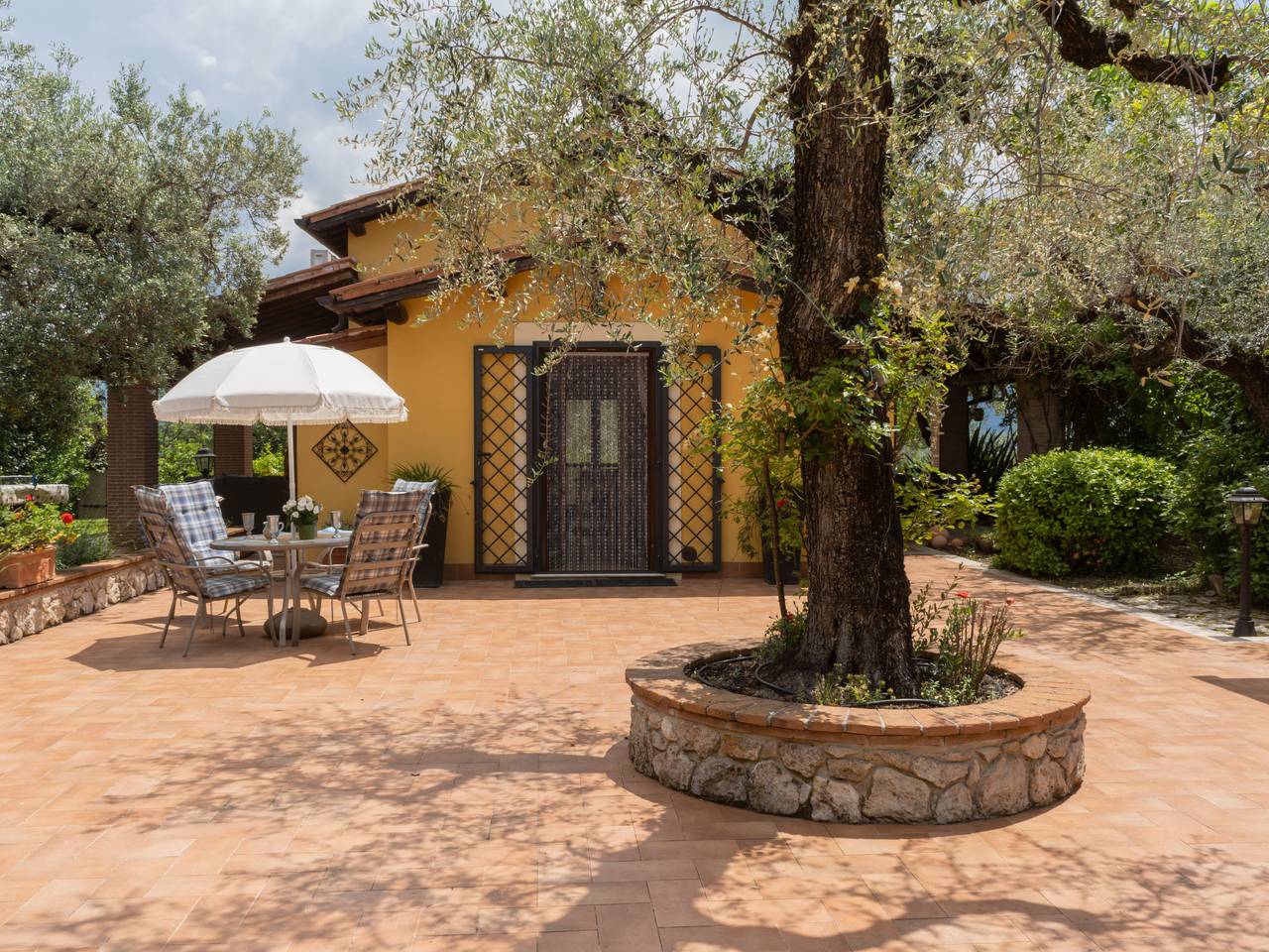 Olive Grove Sabina in Fara in Sabina, Provincia di Rieti