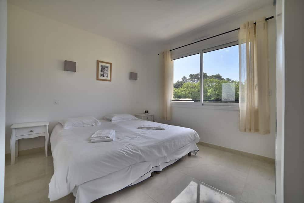 Neues Angebot - Luxusvilla mit privatem Pool und Whirlpool in einer Residenz mit Tennis in Saint-Augustin, Côte de Beauté