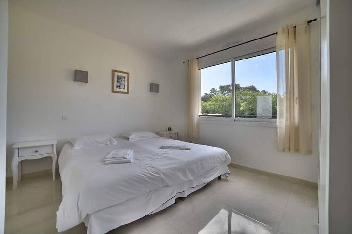 Neues Angebot - Luxusvilla mit privatem Pool und Whirlpool in einer Residenz mit Tennis in Saint-Augustin, Côte de Beauté