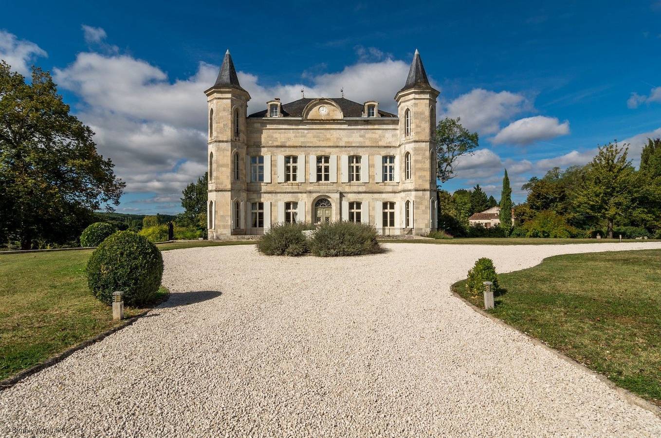 Château pour 18 personnes avec vue sur le lac in Laugnac, Région d'Agen