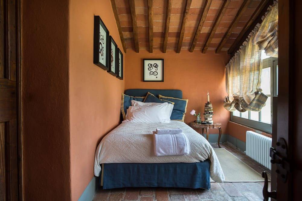Sehr hübsche, komplett renovierte, ehemalige Scheune mit Swimmingpool & Aussicht auf das Chianti-Tal in Panzano In Chianti, Chianti