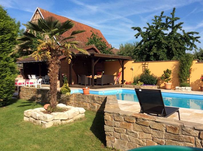 Gîte pour 4 personnes, avec Terrasse ainsi que Jardin et Piscine en Alsace - 2