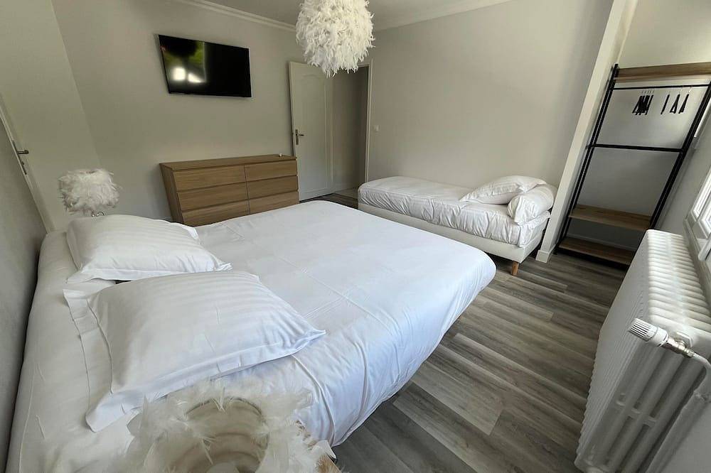 Self-catering cottage for small groups or families in Amboise, Tours region