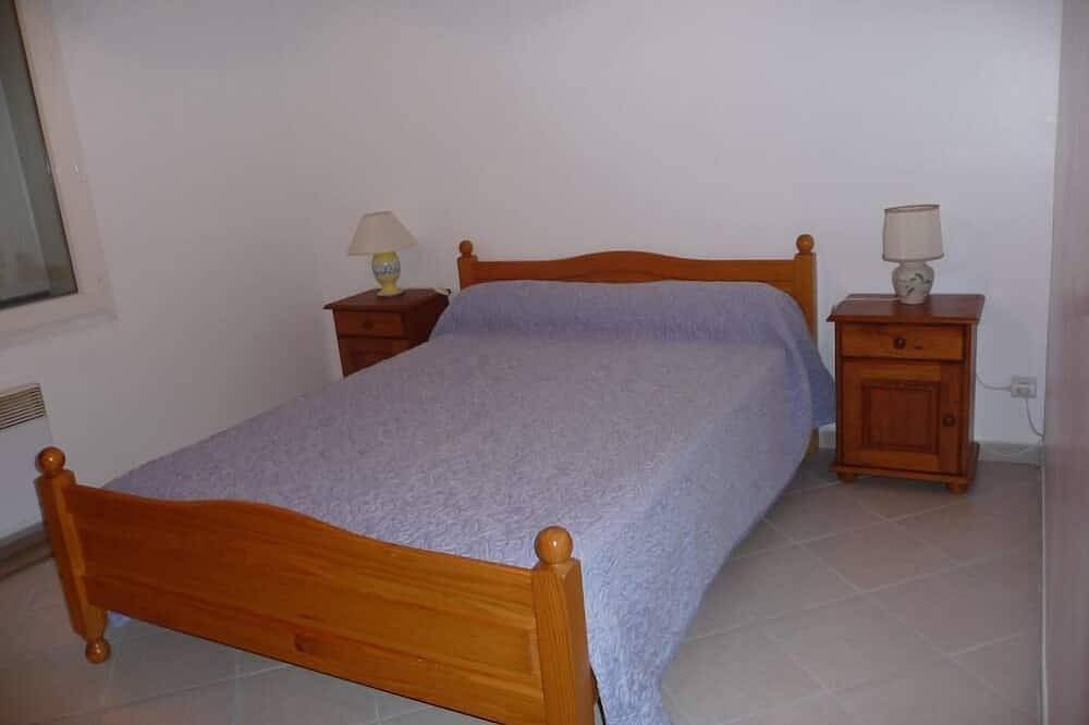 Location d'une maison de vacances dans un petit bourg calme et sympathique in L'Éguille, Côte de Beauté