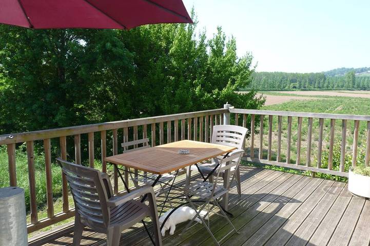 Gîte pour 4 personnes, avec balcon et jardin à Barie