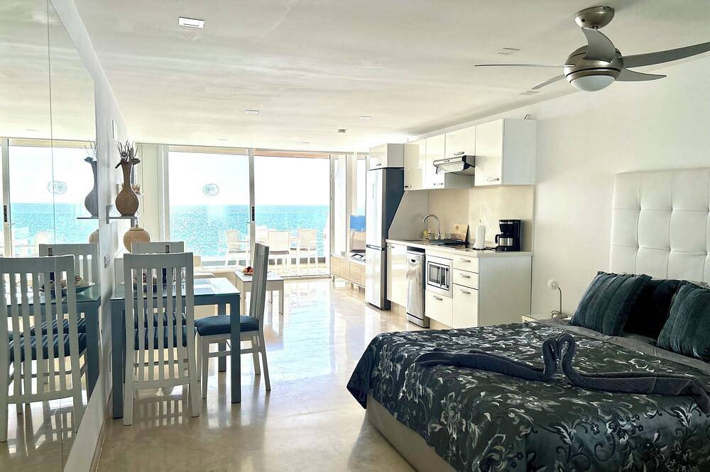 Apartamento entero, Apartment with stunning sea views at the beach in Arguineguín, Mogán