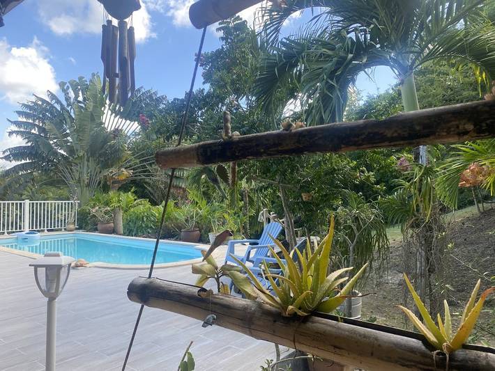 Location de vacances pour 4 personnes, avec terrasse ainsi que piscine et jardin à Les Trois-Îlets - 3