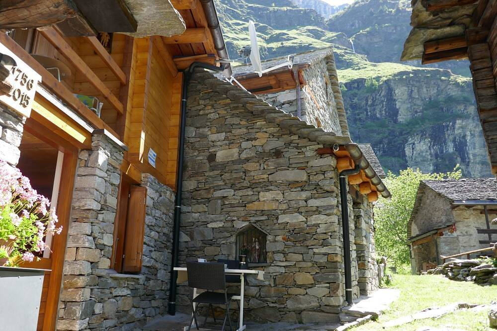 Rustico Nurell in Pontirone, Serravalle