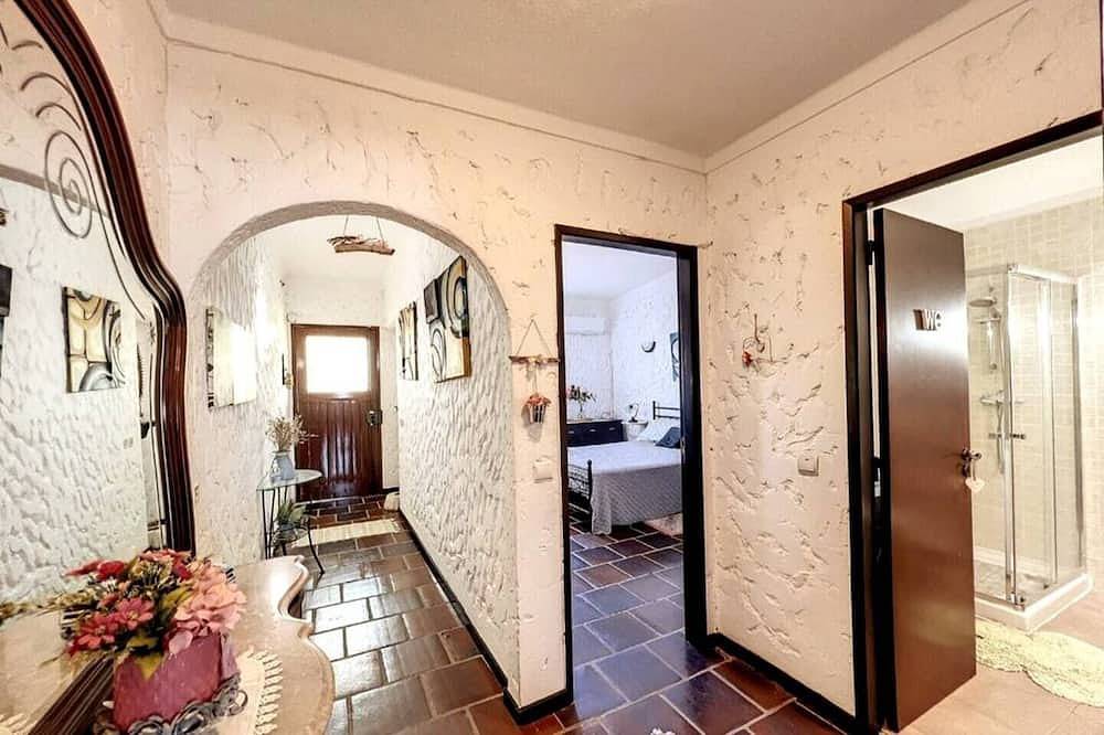 Ganze Wohnung, Fully equipped, by the sea in a quiet residential area near Olhão. in Moncarapacho, Parque Natural da Ria Formosa