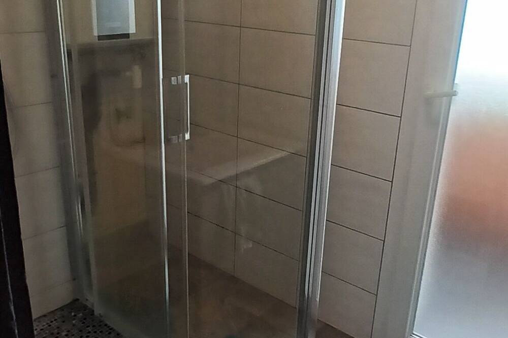Appartement entier, Appartement lumineux de 43 m2 in Marnaz, Région de Bonneville