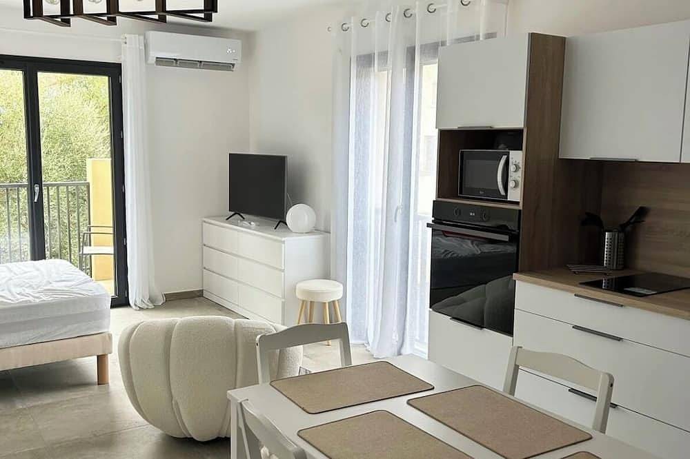 Entire apartment, T1 33 m² terrace and private parking. in Corte, Parc naturel régional de Corse