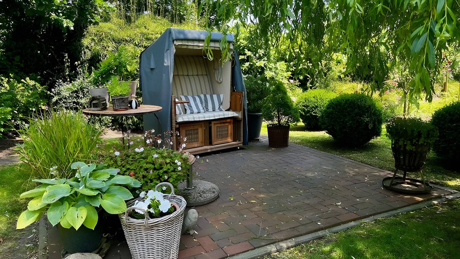 Landhaus Lüttje Reethus – maison classée sur un terrain paysager in Wiegboldsbur, Südbrookmerland