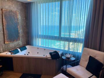 Gîte pour 2 personnes, avec jacuzzi à Netanya