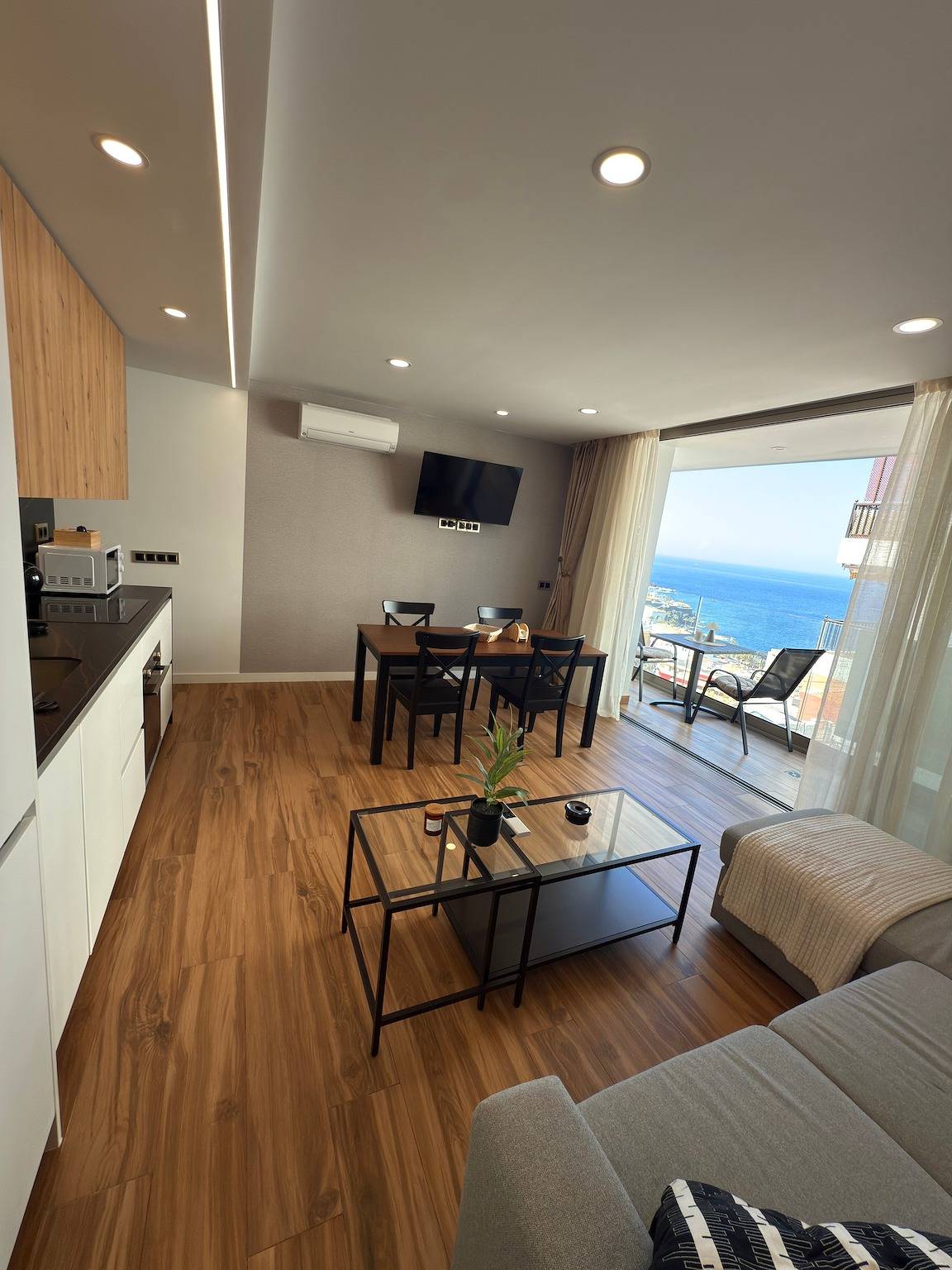 Ganze Wohnung, Ferienwohnung 'Seba Deluxe Home' mit Meerblick, Wlan und Klimaanlage in Puerto Santiago, Santiago del Teide