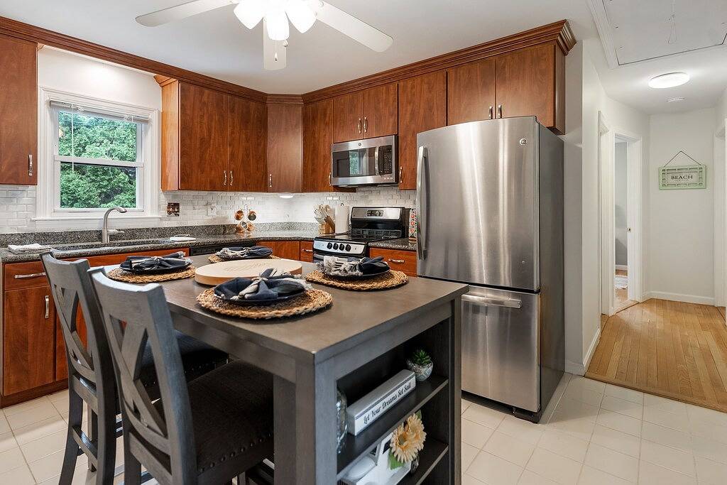 Beautiful Newport Home - The Cottage At Restmere, South in Middletown, Newport County