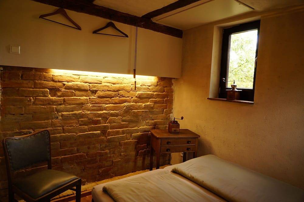Complete house-family-friendly-rural idyll-ecological. renovated mud house / thatched roof in Wittenberg, Fläming Heath