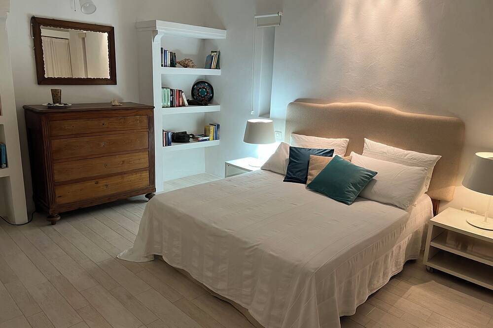 Villa Poggio al Sole Vieste, 1700 villa with pool surrounded by greenery in Vieste, Gargano