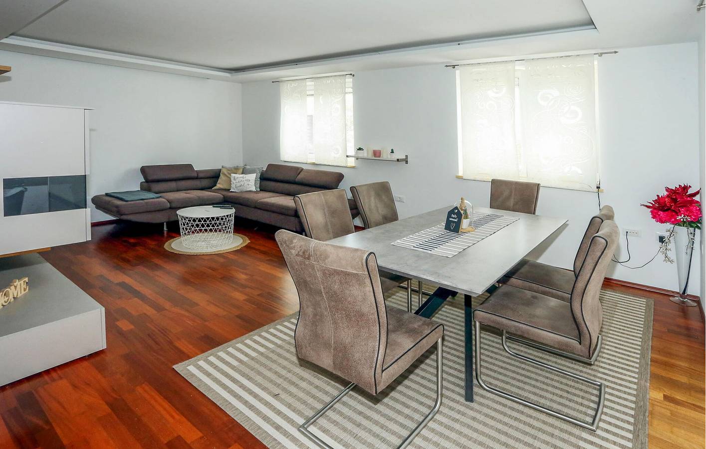 Ganze Ferienwohnung, Ferienwohnung für 7 Personen mit Terrasse in Piran, Slowenische Riviera