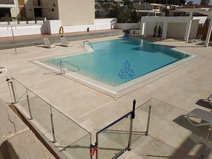 Entire apartment, Vacation Home 'Beautiful Apartment Tenerife South' with Shared Pool & Wi-Fi in Playa de las Américas, Arona