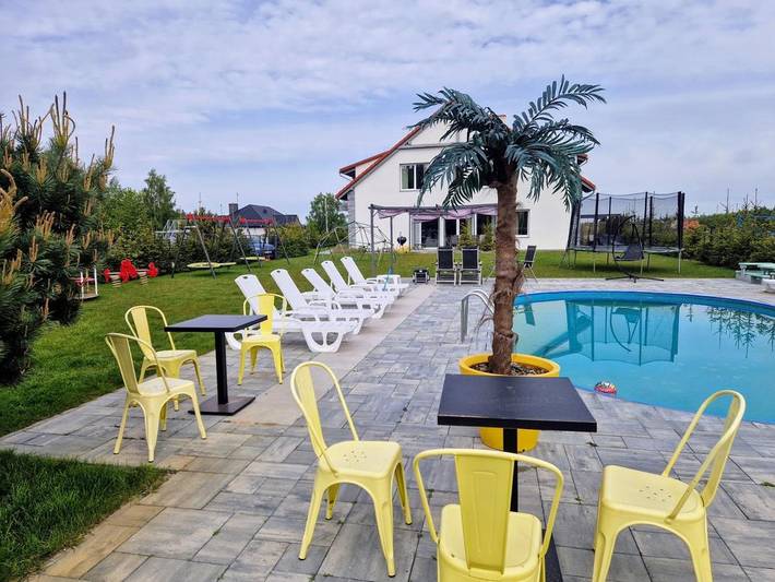 Apartament wakacyjny dla 10 osób, z Taras i Ogród oraz Basen i Sauna w Niegocin