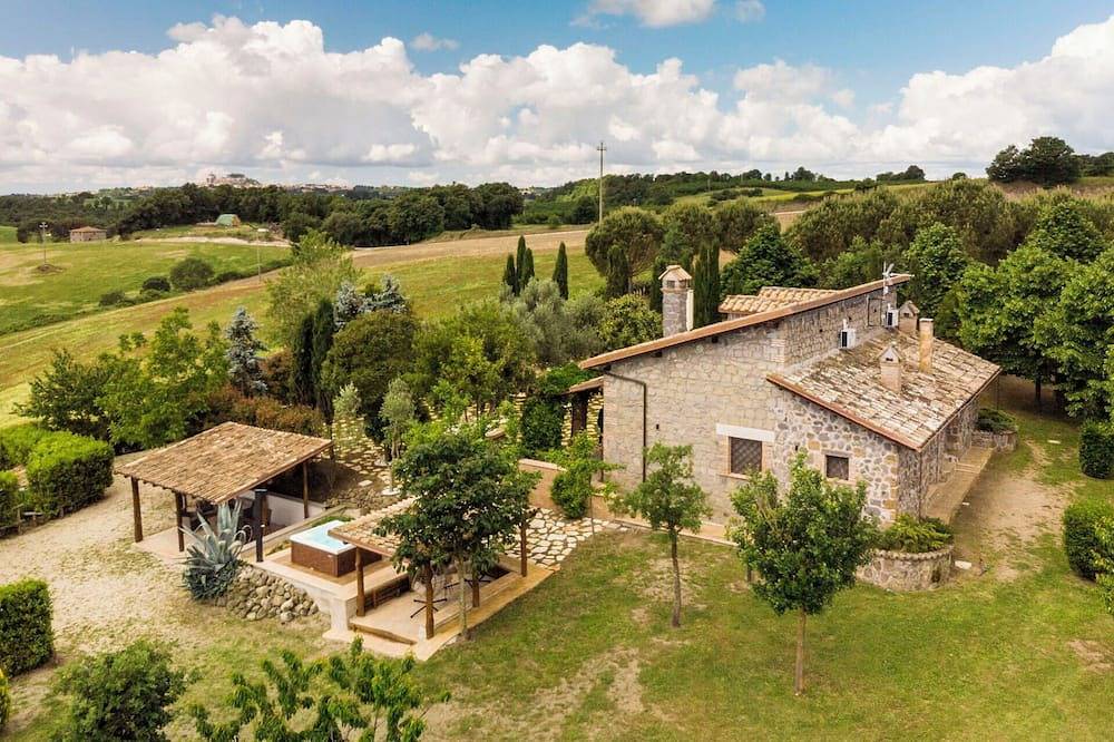 Maravillosa casa de vacaciones privada para 8 personas con A/C, Wifi, jacuzzi, Tv y balcón in Viterbo, Provincia de Viterbo