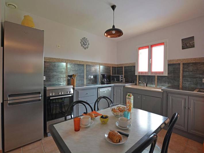 Location de vacances pour 8 personnes, avec piscine ainsi que jardin et terrasse, animaux acceptés à Saint-Victor-de-Malcap - 4