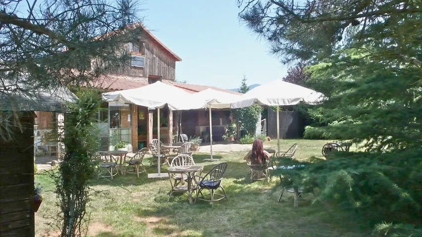 Camping para 4 personas, con vistas además de piscina y jardín, Se admiten mascotas - 1
