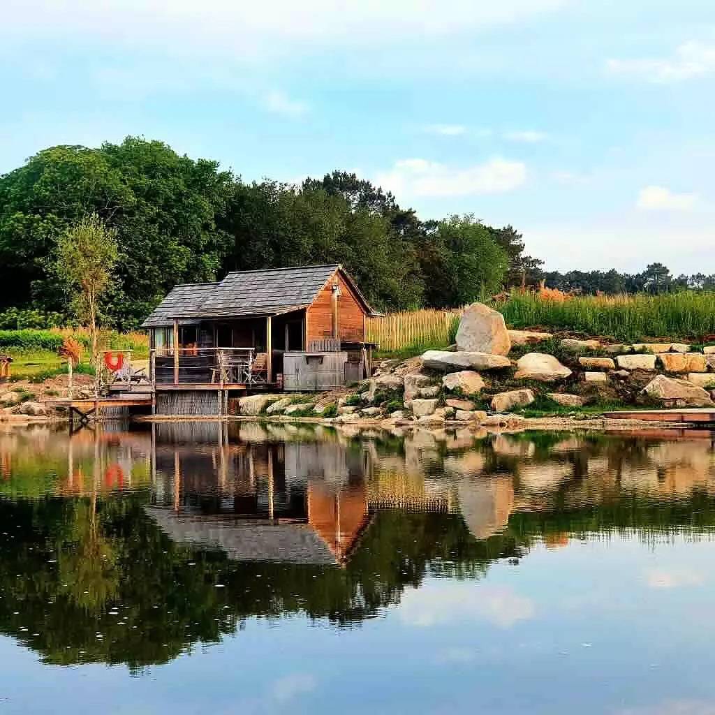Eco -logdes 4 à 5 personnes - 4 pers. inclus dans le tarif in Ploemel, Côte des Mégalithes