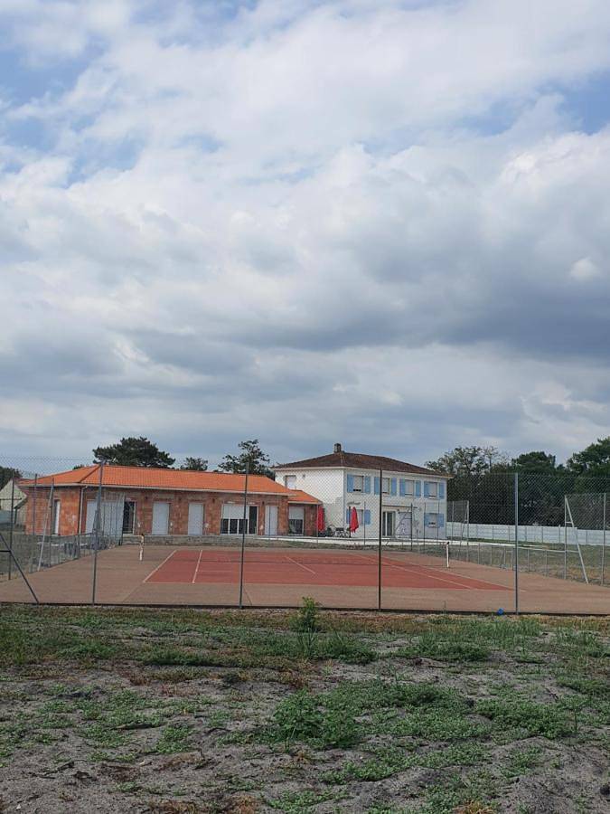 Chalet para 18 personas, con vistas además de jardín y piscina - 1