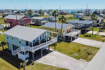 Vacation Home for 7 Guests in Galveston Island, Galveston, Picture 2
