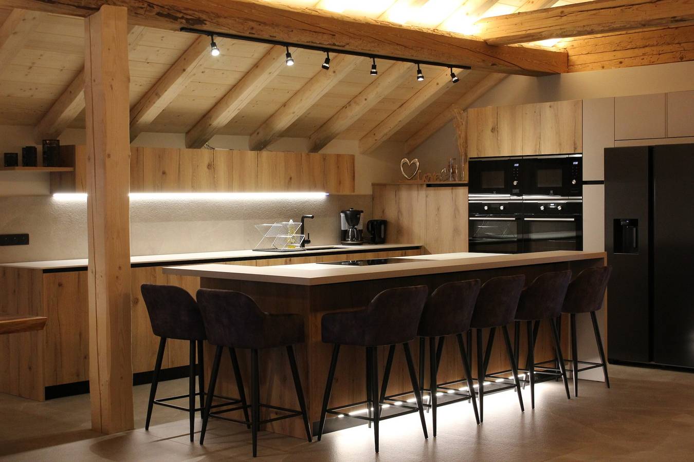 Gîte 'Lisalice': Mountain View, Private Terrace & Wi-Fi in Les Villards-sur-Thônes, Annecy region