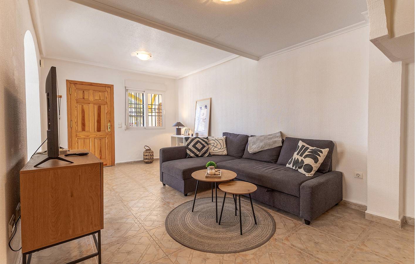 Apartamento junto a la playa con piscina y terraza, aparcamiento y aire acondicionado in Orihuela, Costa Blanca