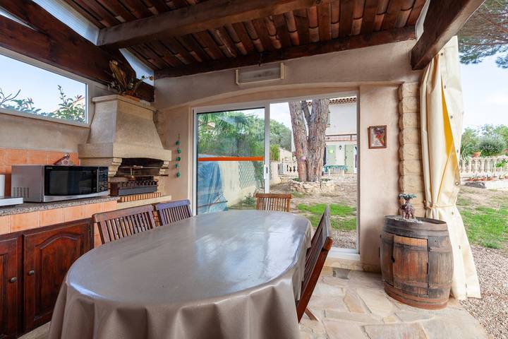 Geheel appartement, Côte Bleue vakantie appartement in La Couronne met gedeelde tuin, dichtbij het strand in Martigues, Middellandse Zeekust (Frankrijk)