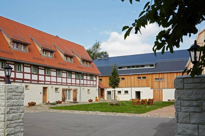 Ferienwohnung für 16 Personen, mit Terrasse und Garten sowie Sauna in Bobritzsch-Hilbersdorf
