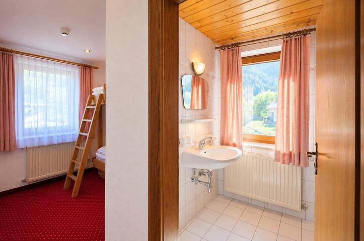 Ganze Ferienwohnung, Ferienhaus Sonneck in Jerzens, Bezirk Imst