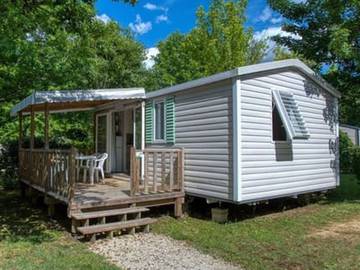 Mobil home pour 4 personnes, avec terrasse et piscine à Groléjac