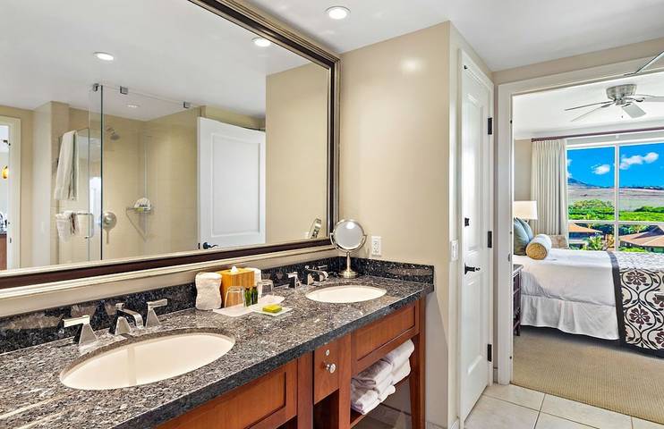 Beach rental for 4 people, with yard and pool as well as hot tub and balcony on Maui