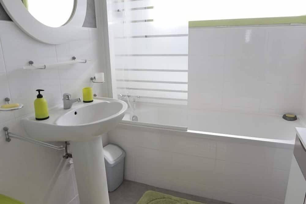 Appartement entier, Appartement F3 Sanary-sur-mer in Sanary-sur-Mer, Côte méditerranéenne (France)