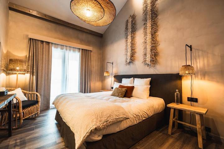 Hôtel pour 7 personnes, avec jardin et piscine ainsi que jacuzzi et sauna, animaux acceptés