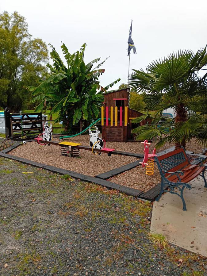 Camping pour 10 personnes, avec Terrasse