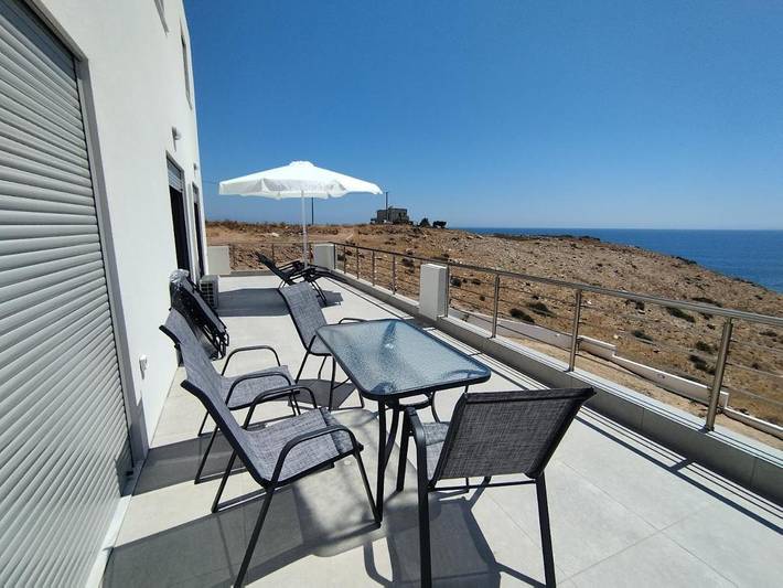 Gîte pour 2 personnes, avec vue et jardin dans Carystos - 2