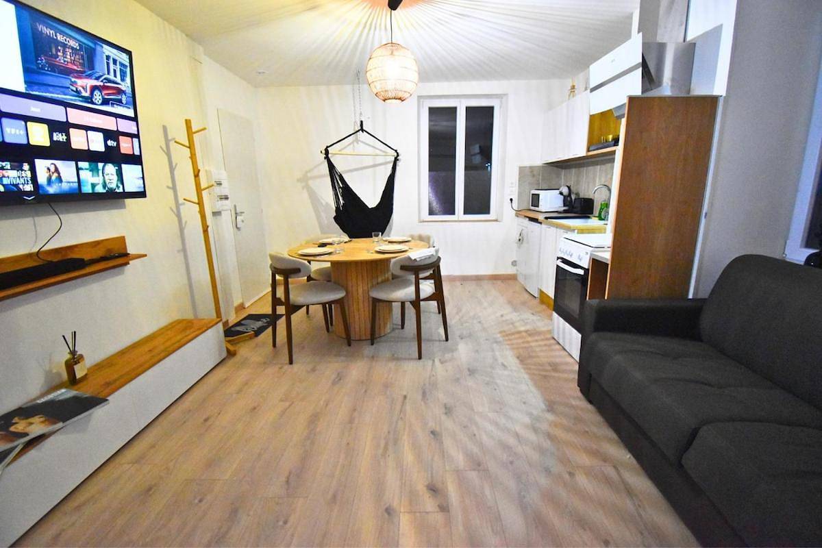 Appartement entier, Le Sanctuaire Hirson, Spa Privatif, Sauna in Hirson, Aisne