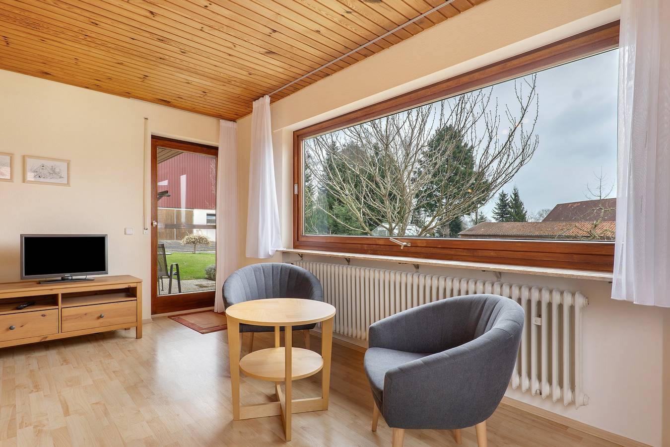 Apartamento entero, Apartamento 'Grözinger' con terraza compartida y Wi-Fi in Erlebnisregion Ostalb region