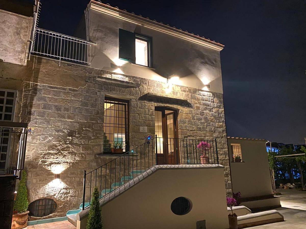 Casa Fifina Rooms in Sant'Egidio del Monte Albino, Costa tirrenica Campania